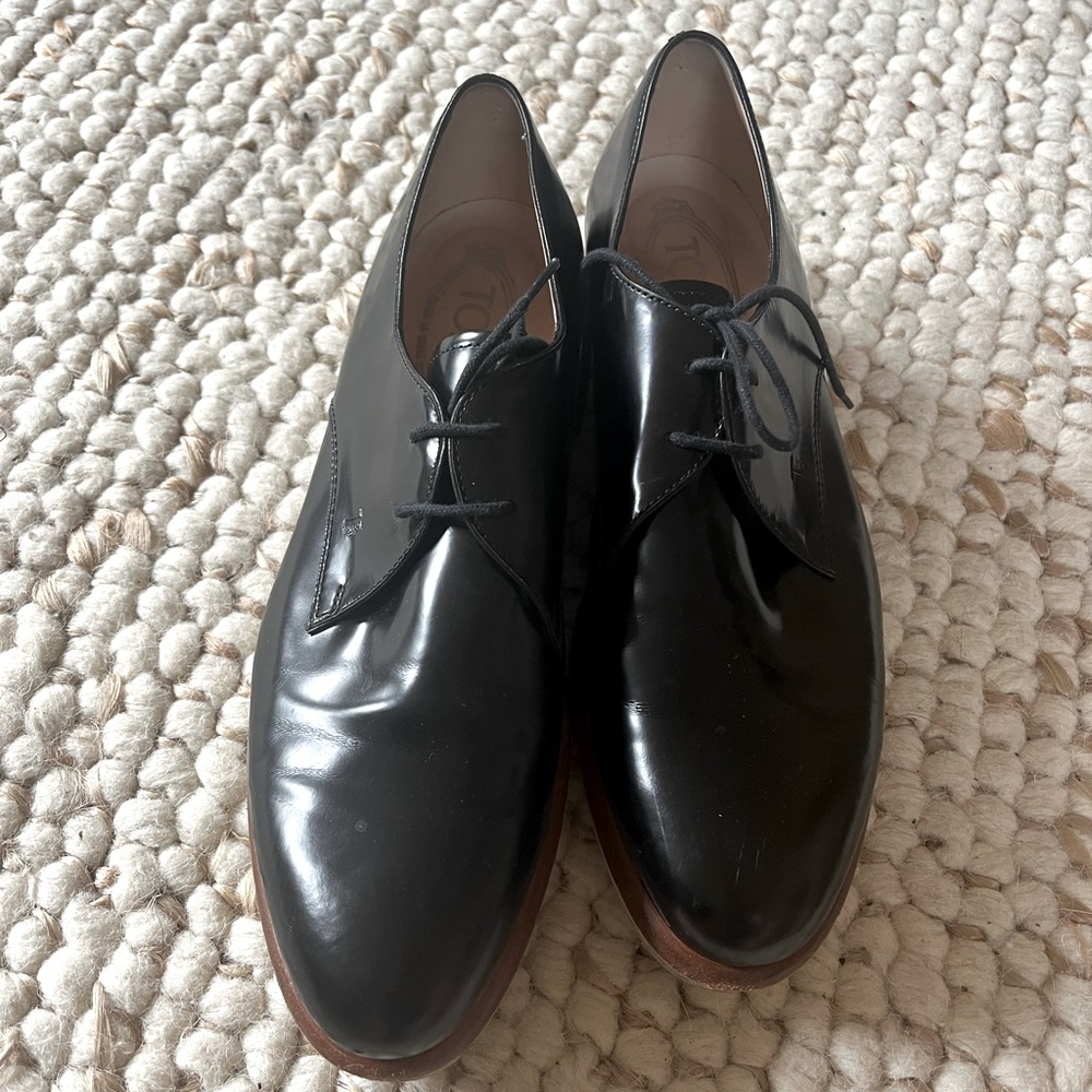 Tod’s Womens black oxfords size 39 EU/ 8 US